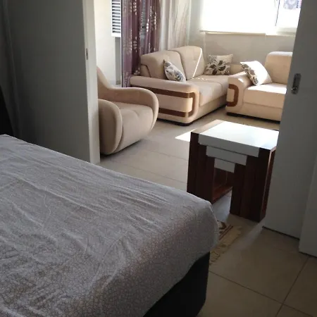 Babylon 40 - 1 Bed Private Home Sleeps Up To 4 Vakantiehuis *